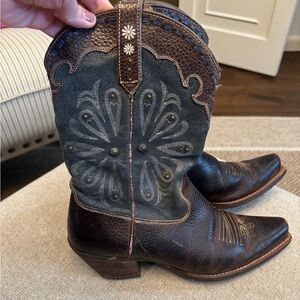 Ariat boots, size 8.5